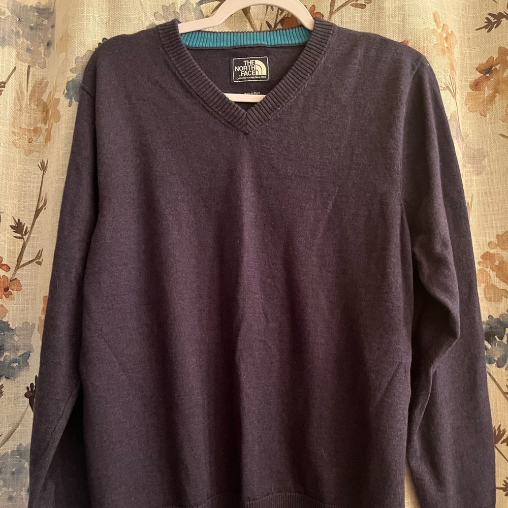 The North Face men’s large vintage v neck sweater
